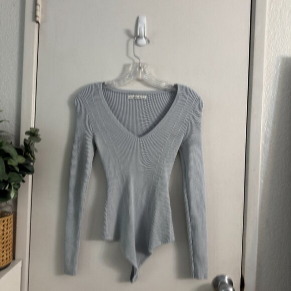 ☀️ ABERCROMBIE & FITCH Ribbed Gray Blue Bodysuit Long Sleeve V Neck Elevated - Picture 4 of 6